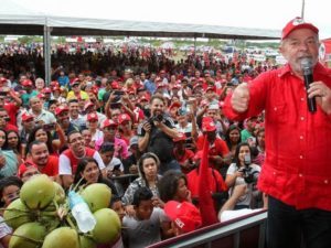 lula-em-salvador-mst-300x225