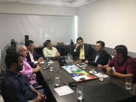 Contrato de cooperação técnica pode viabilizar ampliação de internet banda larga na UEFS