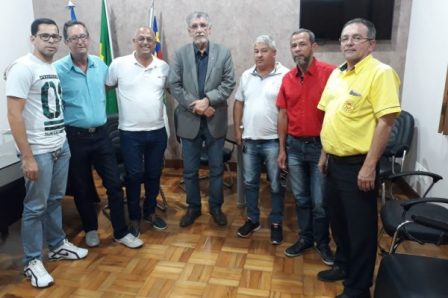 Prefeitura de Conquista estuda substituir carros alugados por táxis