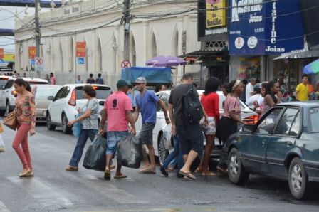 Comércio do centro de Feira funcionará em horário especial