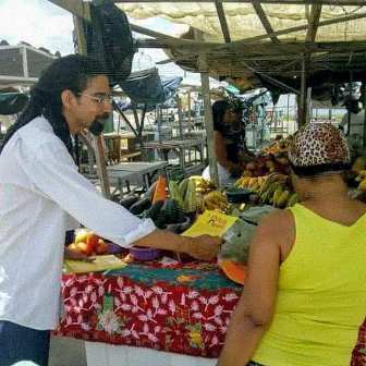 Jhonatas Monteiro ,o Rasta, faz campanha corpo a corpo na Bahia