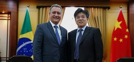 Rui a embaixador da China A Bahia quer ser cartão de visita da qualidade dos equipamentos chineses no Brasil