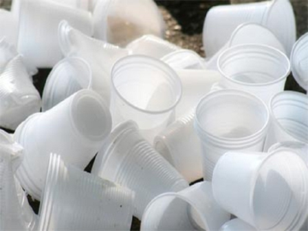 copos plásticos descartáveis