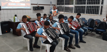 Escola em Feira de Santana amplia aprendizagem por meio da arte musical
