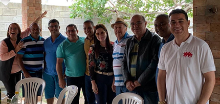 Alguns vereadores da bancada governista da Câmara Municipal de Feira de Santana em almoço com Colbert Filho