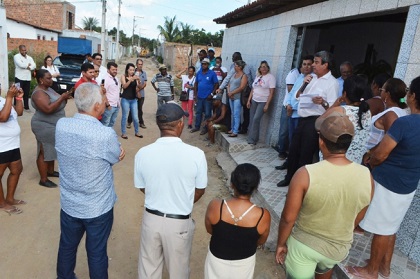 Em Maria Quitéria, Colbert Filho dá ordem de serviço para o calçamento de oito ruas