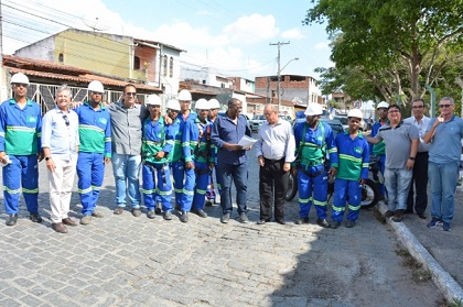 José Carneiro assina contrato com empresa para manutenção do sistema de iluminação pública