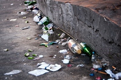 Prefeitura de Feira é recomendada a notificar responsáveis por acúmulo de lixo no Anel de Contorno