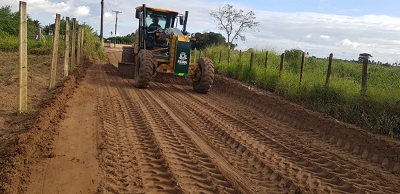 Prefeitura realiza recuperação de estradas em toda a zona rural