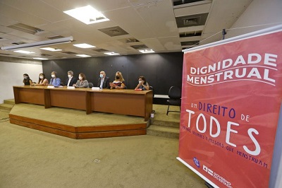 Projeto Dignidade Menstrual deve atender 206 mil estudantes da rede pública estadual