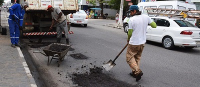 Preço do asfalto dispara e pode prejudicar recapeamento de ruas em Feira de Santana, prevê superintendente da SOMA