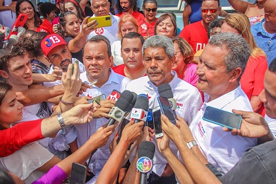 Jerônimo Rodrigues votando nas eleições 2022