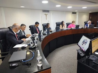 Primeira Câmara desaprova contas, imputa débito de R$ 94,5 mil e multa ex-prefeitos de Cafarnaum e Santo Antônio de Jesus