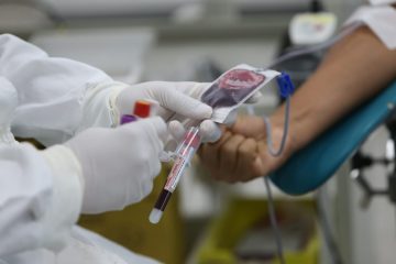 Com estoque crítico, Hemoba lança campanha de Natal para incentivo à doação de sangue