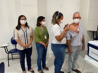 Influenza Secretária da Saúde dá início à campanha de vacinação nas Obras Sociais Irmã Dulce