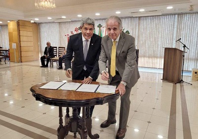 Governador assina acordo de cooperação para implantação de Centro Tecnológico Aeroespacial da Bahia