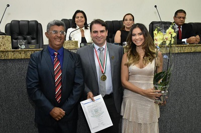 Precursor de transplantes de órgãos em Feira de Santana, urologista é homenageado na Câmara