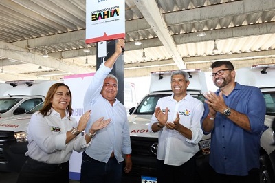 Governo do Estado entrega ambulâncias e equipamentos de saúde que vão beneficiar mais de 180 cidades baianas