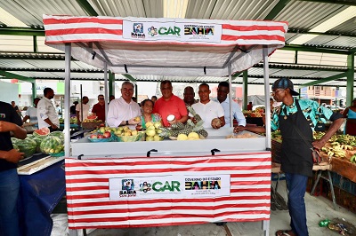 Comerciantes-da-Feira-do-Tomba-recebem-200-novas-barracas-padronizadas