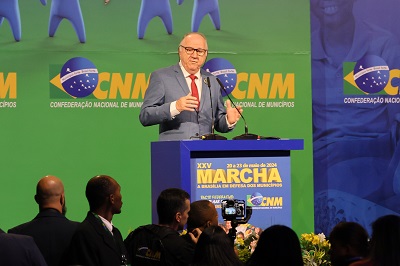 presidente da Confederação Nacional de Municípios (CNM), Paulo Ziulkoski