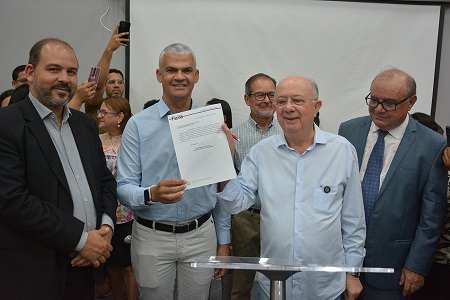 José Ronaldo autoriza chamamento público para venda de precatórios visando antecipar crédito