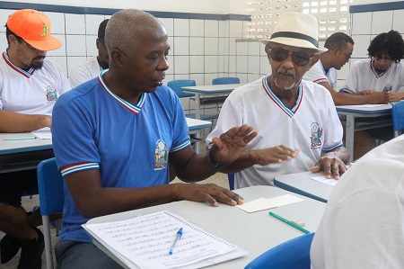 Número de jovens e adultos que voltaram a frequentar a sala de aula aumenta 8% na Bahia