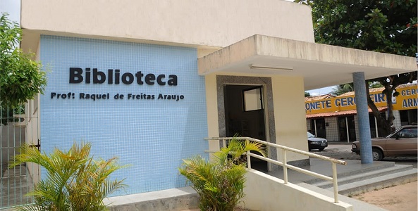 Biblioteca Municipal Professora Raquel de Freitas Araújo