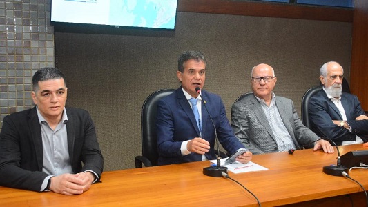 Comissão de Infraestrutura da ALBA debate projeto da ferrovia Salvador-Feira