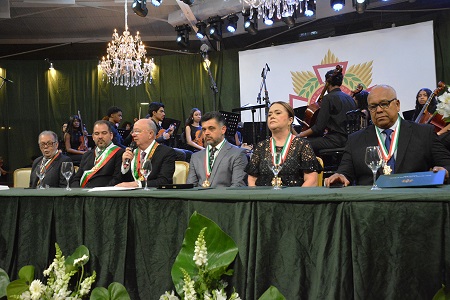 Novos-integrantes-recebem-medalhas-da-Ordem-Municipal-do-Merito