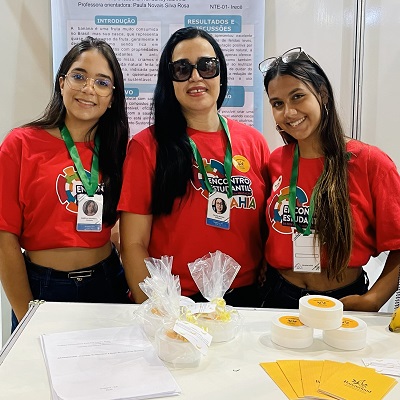 Estudantes criam pomada da casca da banana para tratar feridas na mama