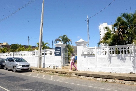 Câmara de Salvador analisa projeto que autoriza sepultamento de pets em jazigos de seus tutores
