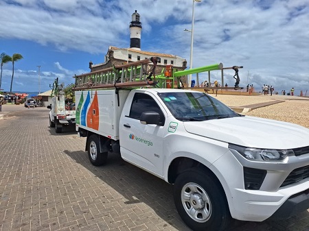 Neoenergia Coelba remove mais de 26 toneladas de cabos irregulares nos circuitos do Carnaval de Salvador