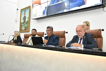 Audiência pública discute situação da fila da regulação na saúde em Feira de Santana