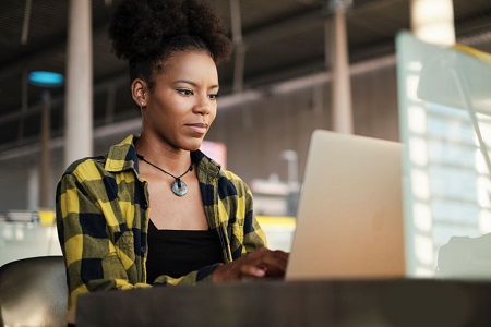 Mulheres-ocupam-406-dos-vinculos-empregaticios-em-estabelecimentos-com-100-ou-mais-empregados-na-Bahia